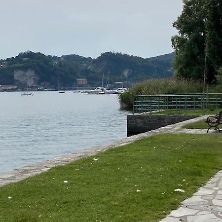 La Casa Nel Borgo Lejlighed Angera Eksteriør billede
