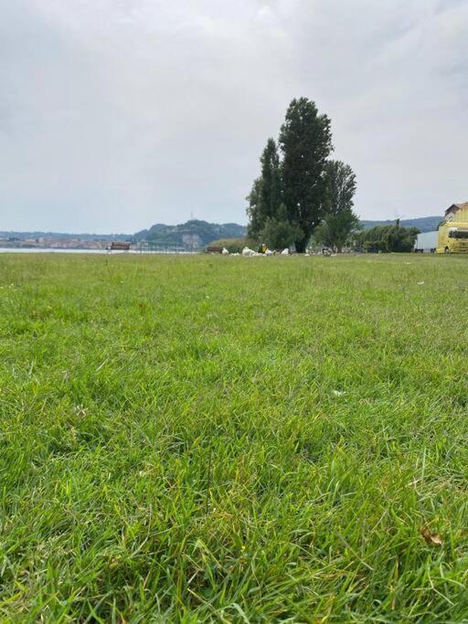 La Casa Nel Borgo Lejlighed Angera Eksteriør billede